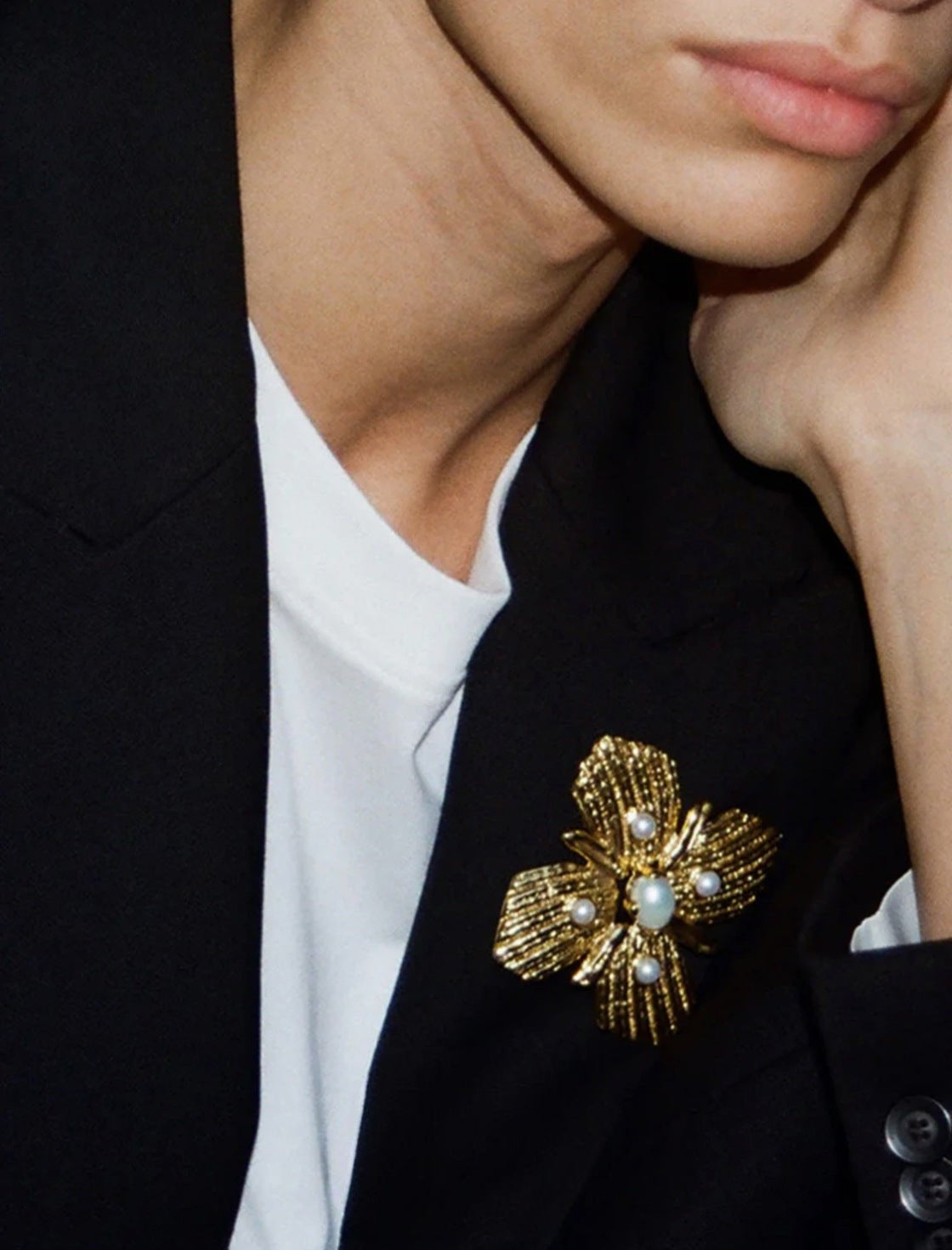 Vintage Gilded Pearl & Mother of pearls Floral Brooch - floysun