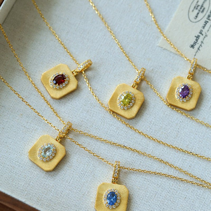 Vintage Gleam Square Pendant Necklace - floysun