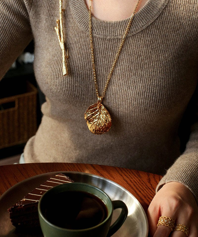 Vintage Gold Leaf Texture Pendant Necklace - floysun