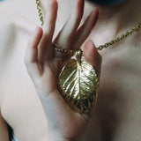 Vintage Gold Leaf Texture Pendant Necklace - floysun