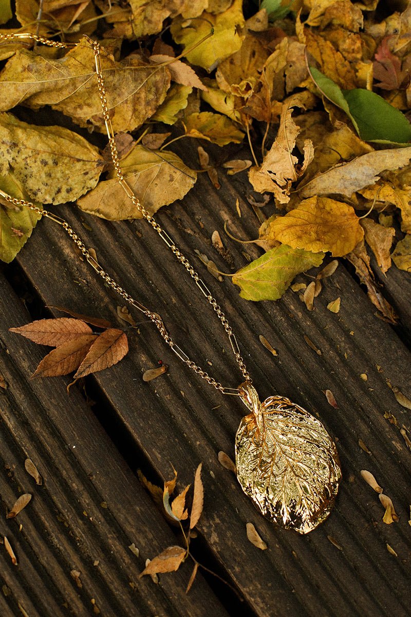 Vintage Gold Leaf Texture Pendant Necklace - floysun