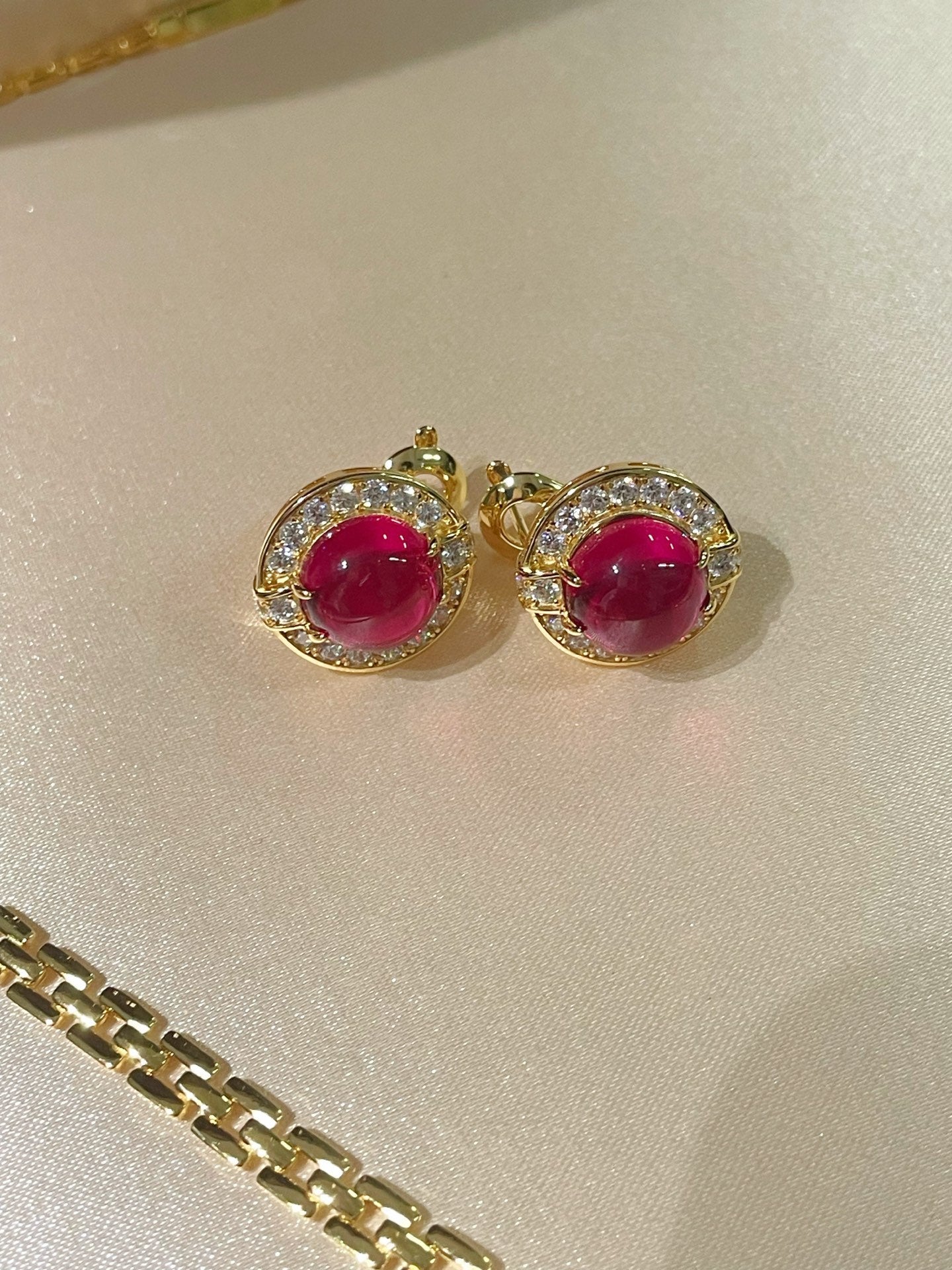Vintage Heritage Sugar - Loaf Ruby Earrings - floysun