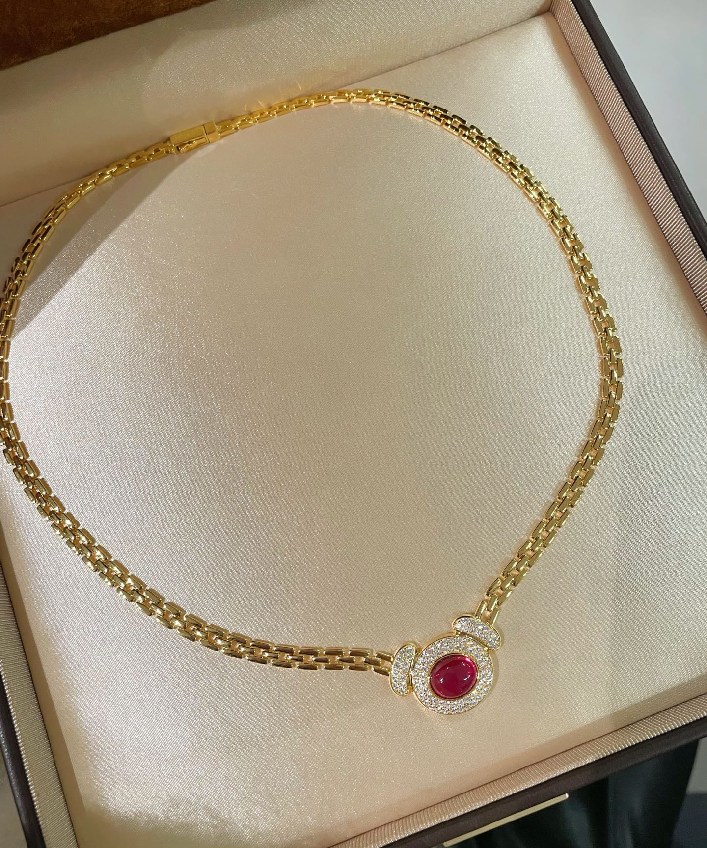 Vintage Heritage Tank Chain Necklace Ruby Sugar - Loaf Cabochon Station - floysun