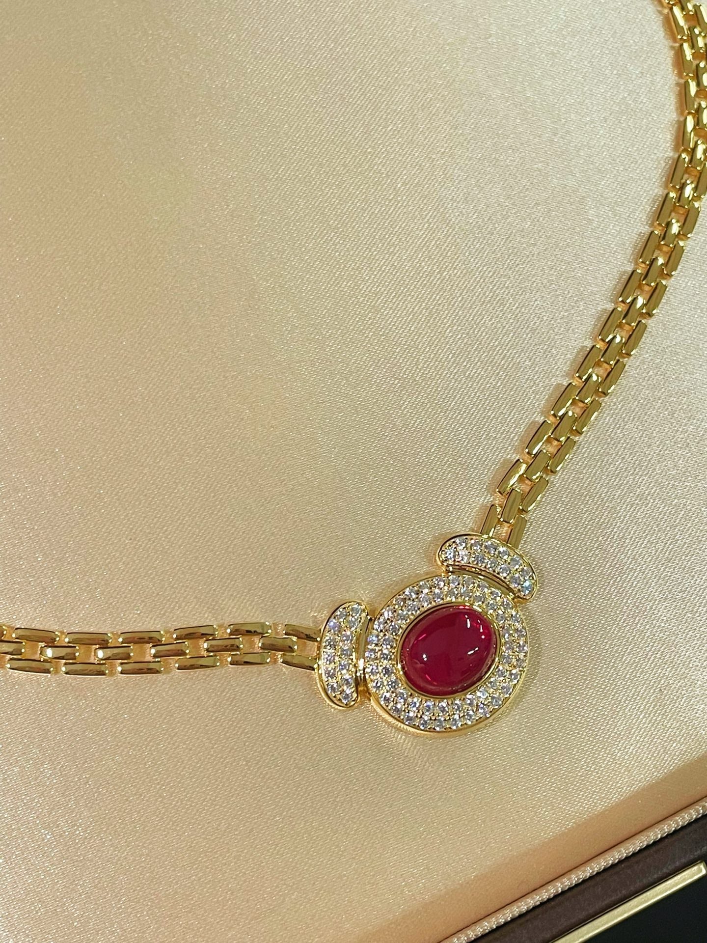 Vintage Heritage Tank Chain Necklace Ruby Sugar - Loaf Cabochon Station - floysun
