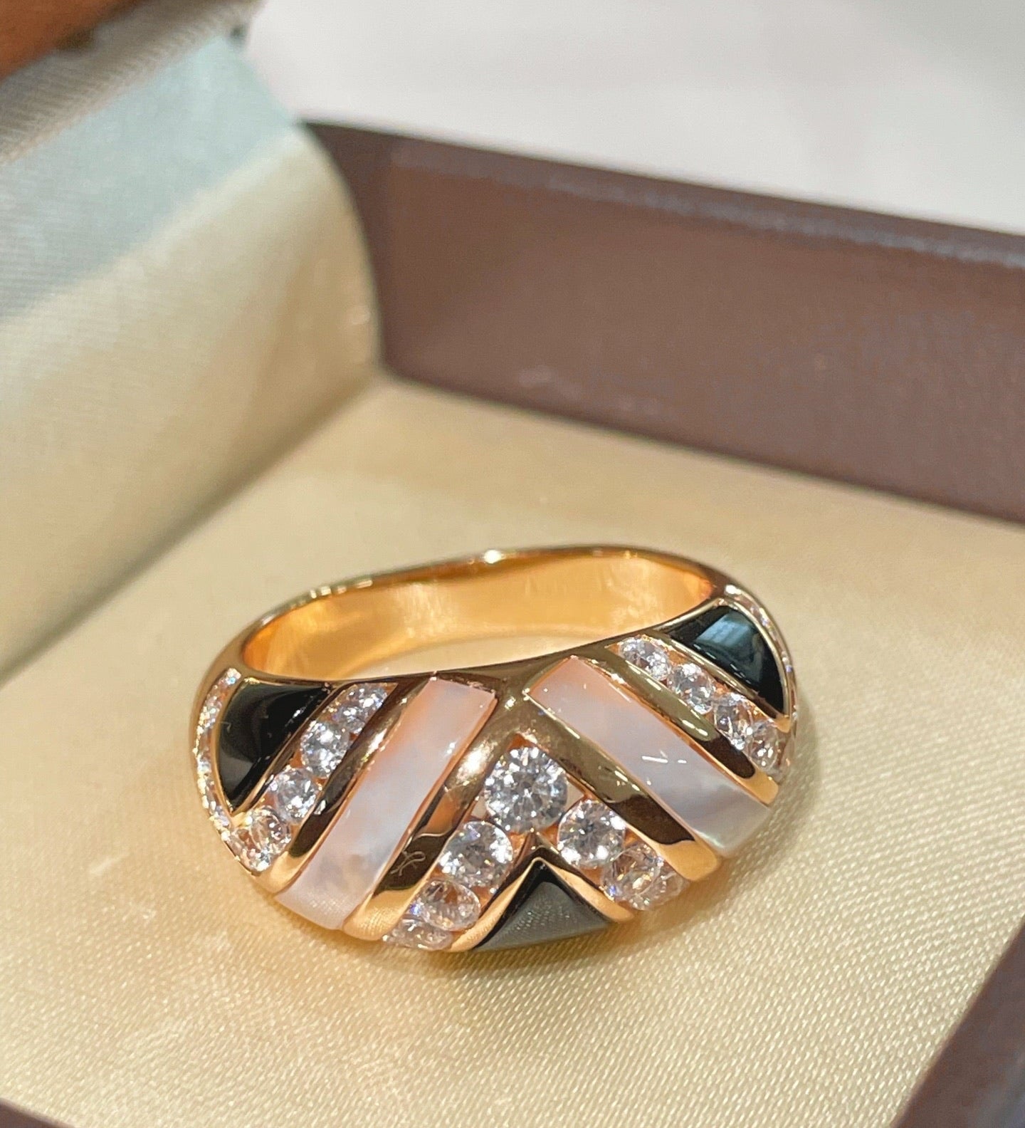 Vintage Inlay Ring – Black Onyx & White Mother - of - Pearl - floysun