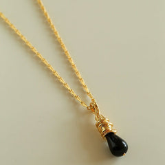 Vintage - Inspired Black Agate Pendant Long Necklace - floysun