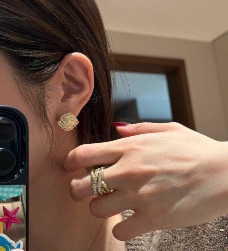 Vintage-Inspired Square Twist Diamond Stud Earrings - floysun