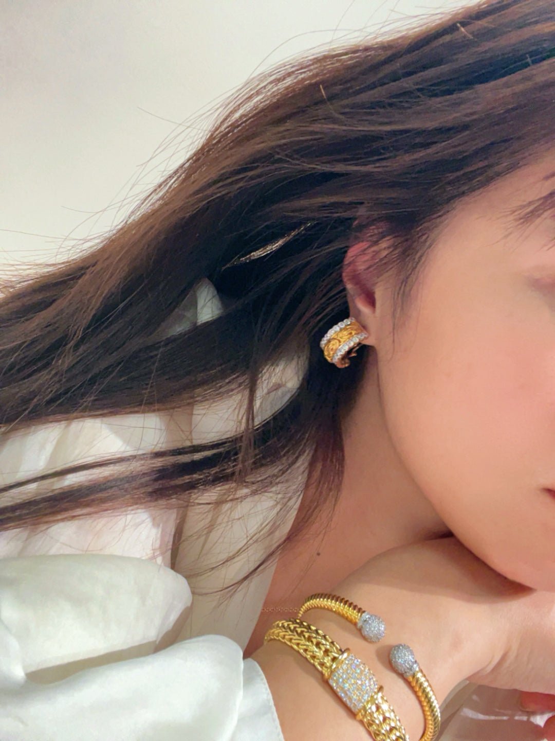 Vintage - Inspired Wide Hoop Earrings with Sparkling Stones - floysun