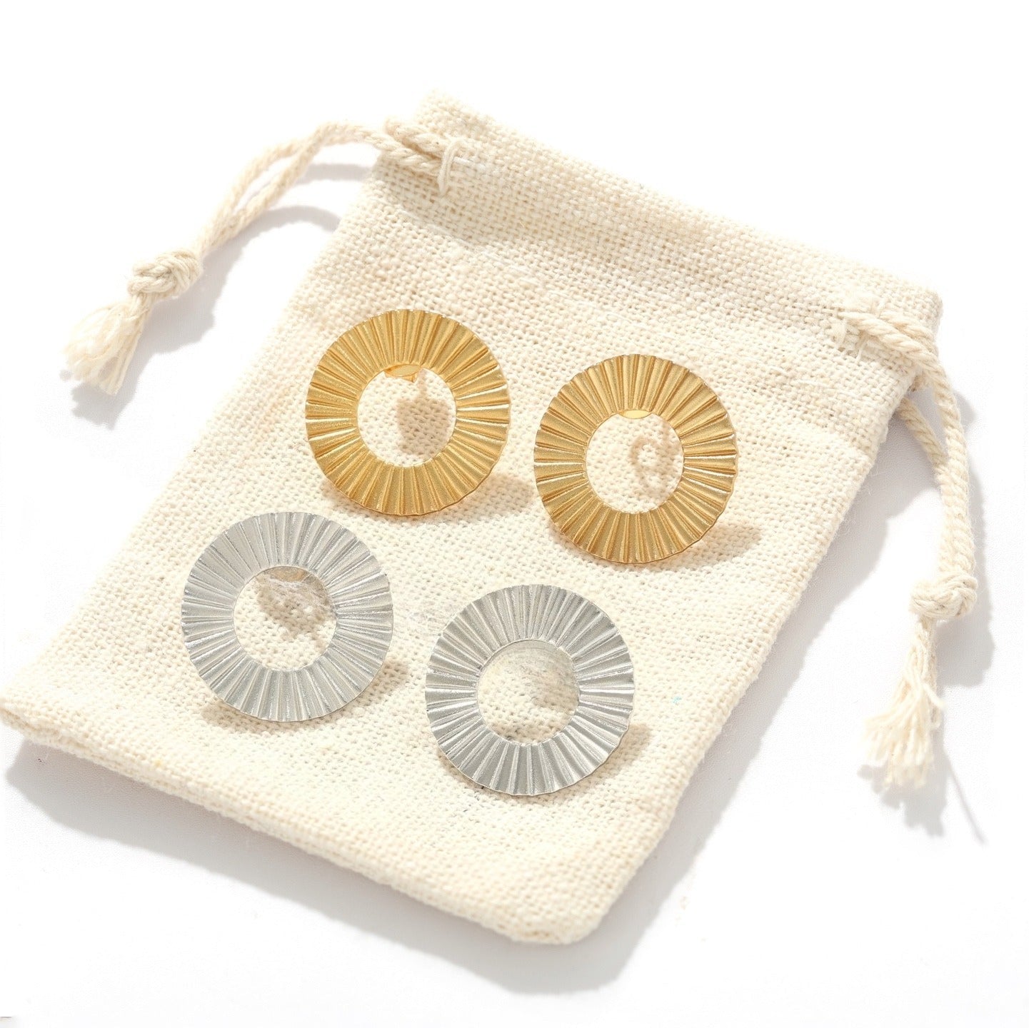 Vintage Luxury Fluted Circle Stud Earrings - floysun