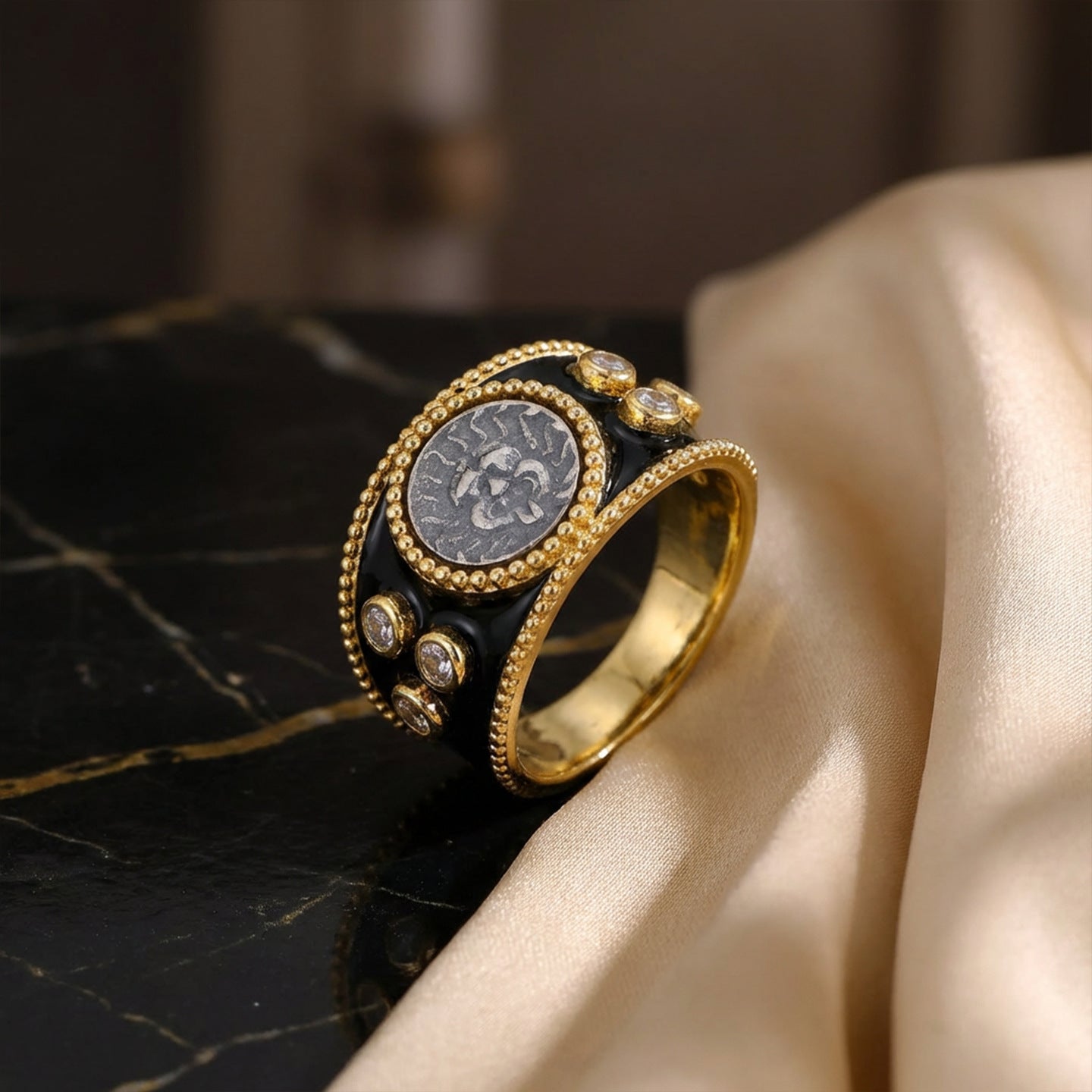 Vintage Medusa Black Enamel Ring - floysun
