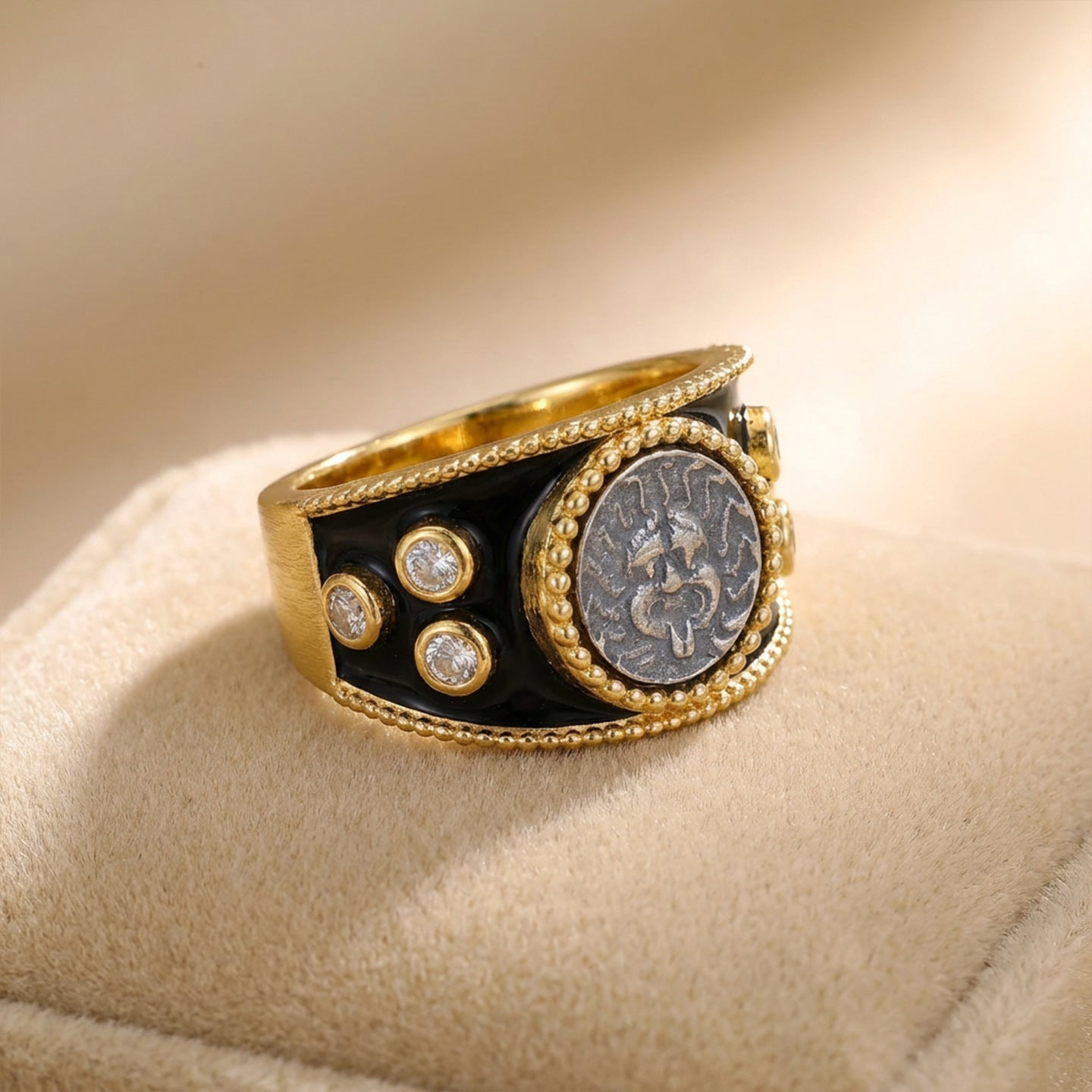 Vintage Medusa Black Enamel Ring - floysun