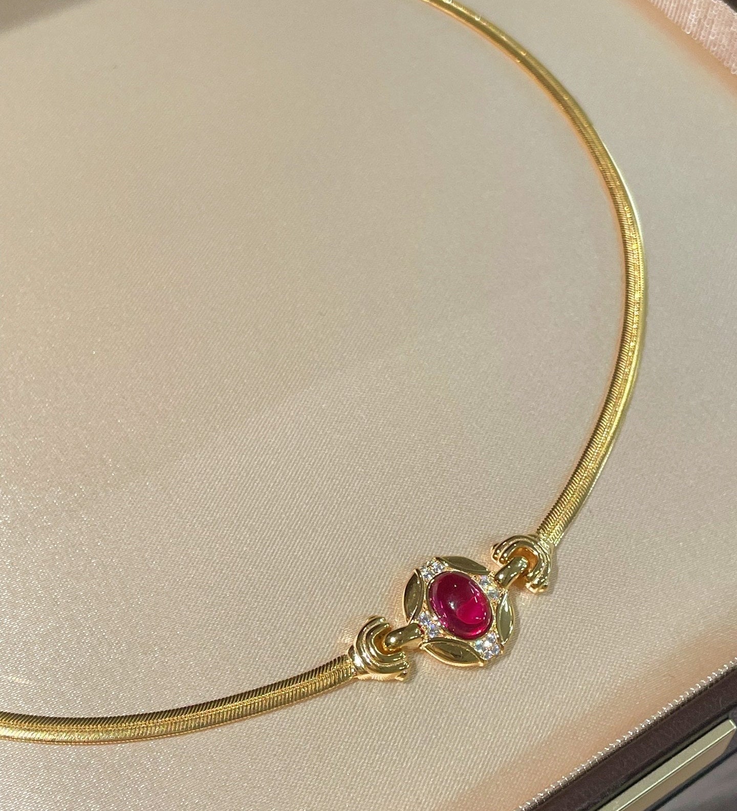 Vintage Regal Ruby Cabochon Snake Chain Necklace - floysun