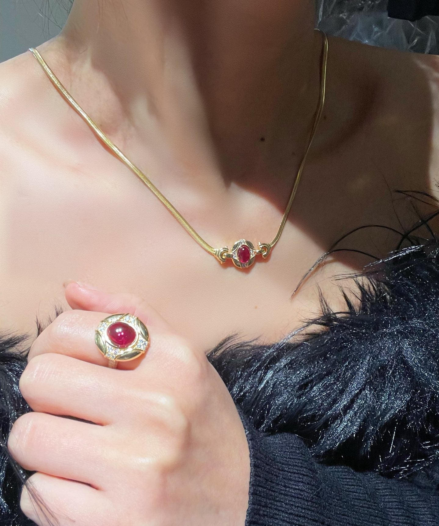 Vintage Regal Ruby Cabochon Snake Chain Necklace - floysun