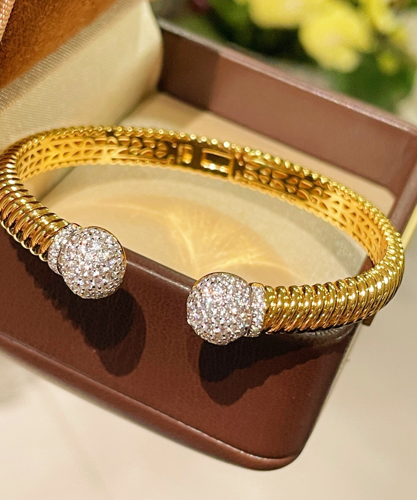 Vintage Spiral Pavé Open Bangle - floysun