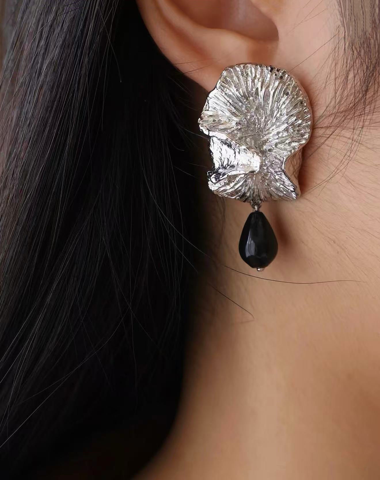 Vintage Textured Silver Ginkgo Earrings | Pearl & Black Onyx Drop Earrings - floysun