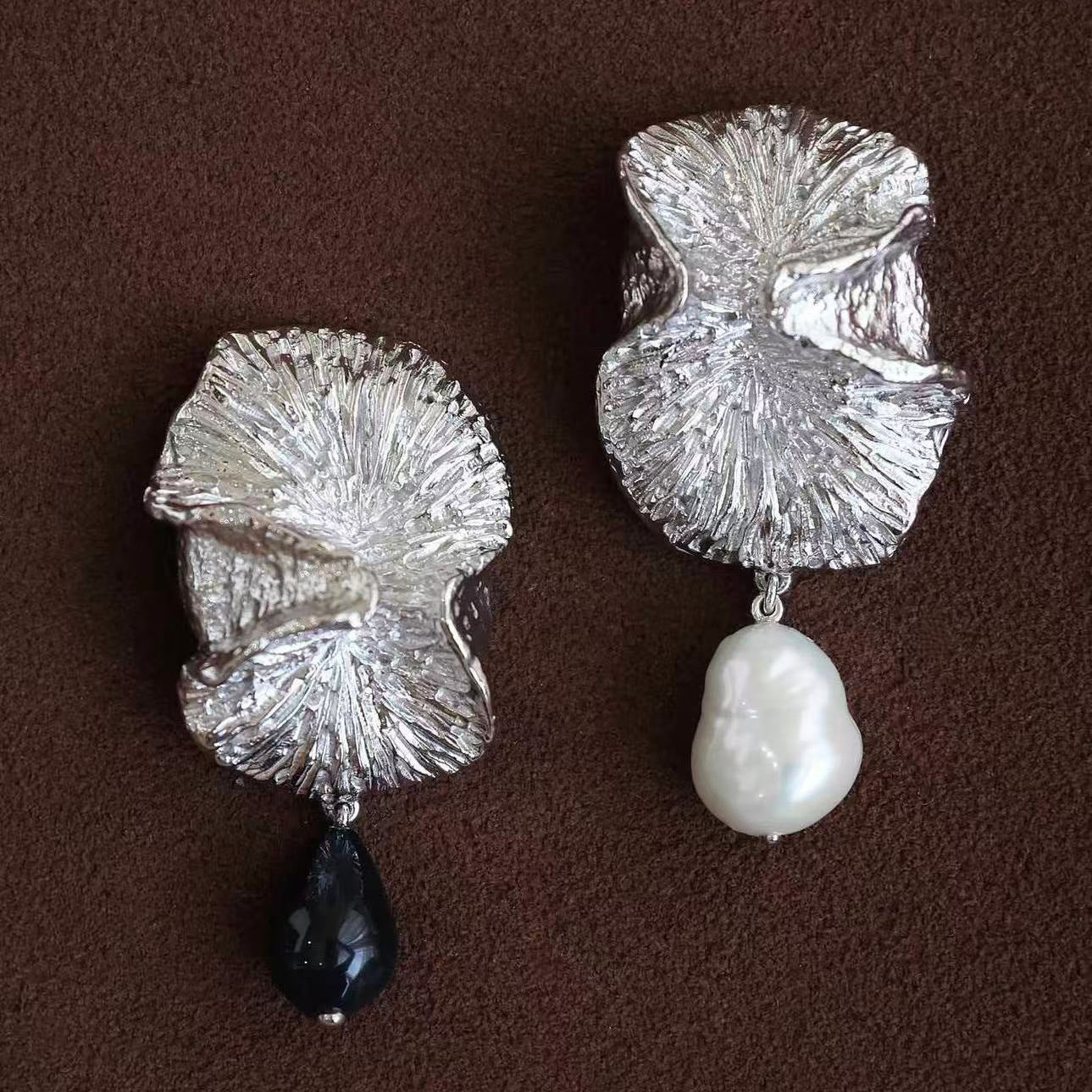 Vintage Textured Silver Ginkgo Earrings | Pearl & Black Onyx Drop Earrings - floysun