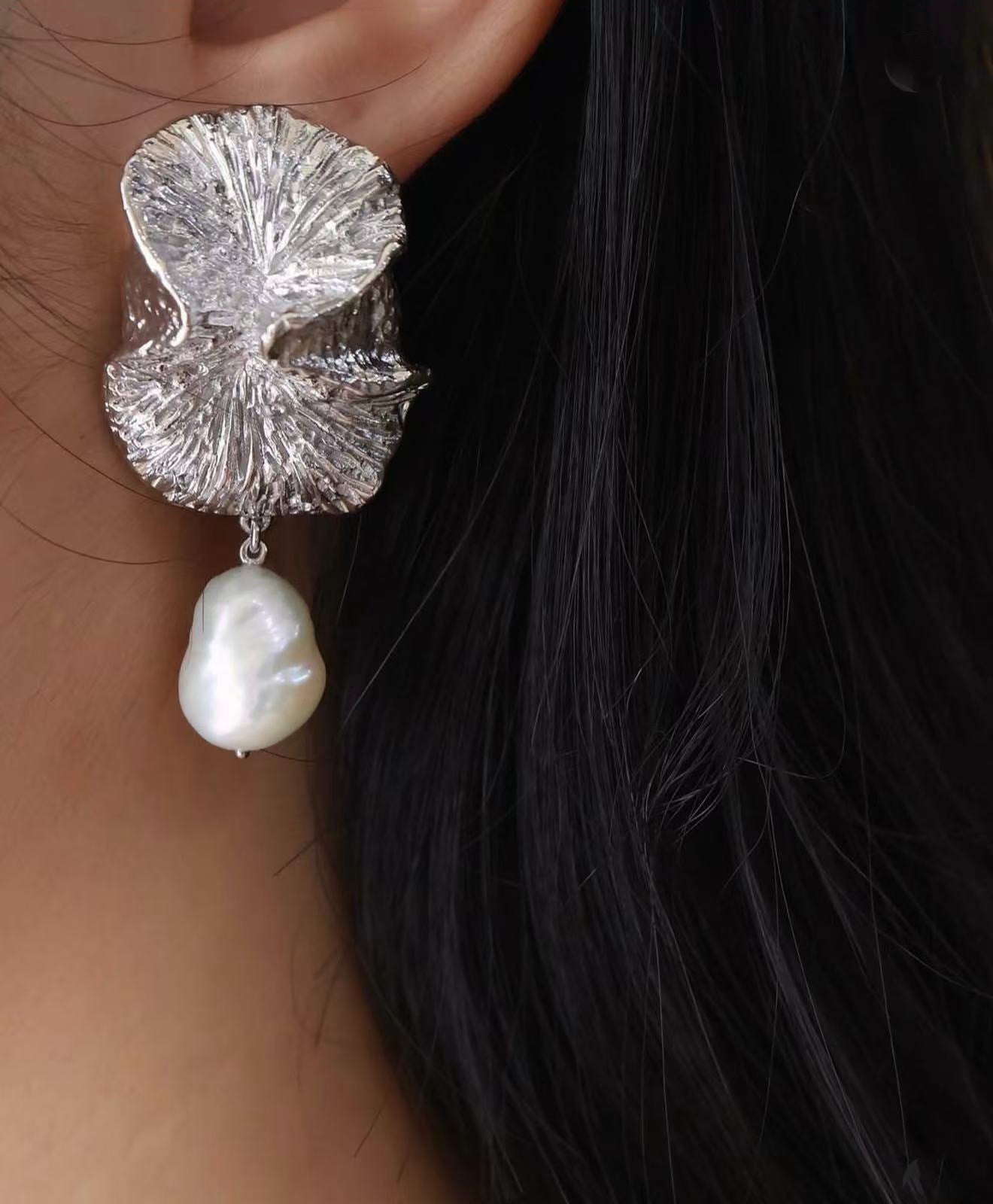 Vintage Textured Silver Ginkgo Earrings | Pearl & Black Onyx Drop Earrings - floysun
