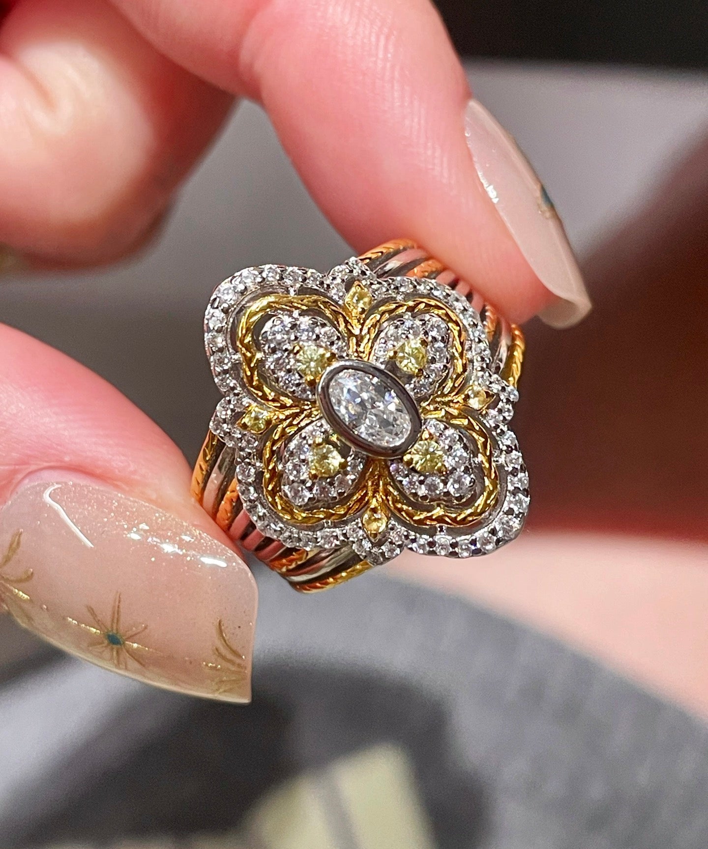 Vintage Two - Tone Clover Statement Ring in 925 Sterling Silver - floysun