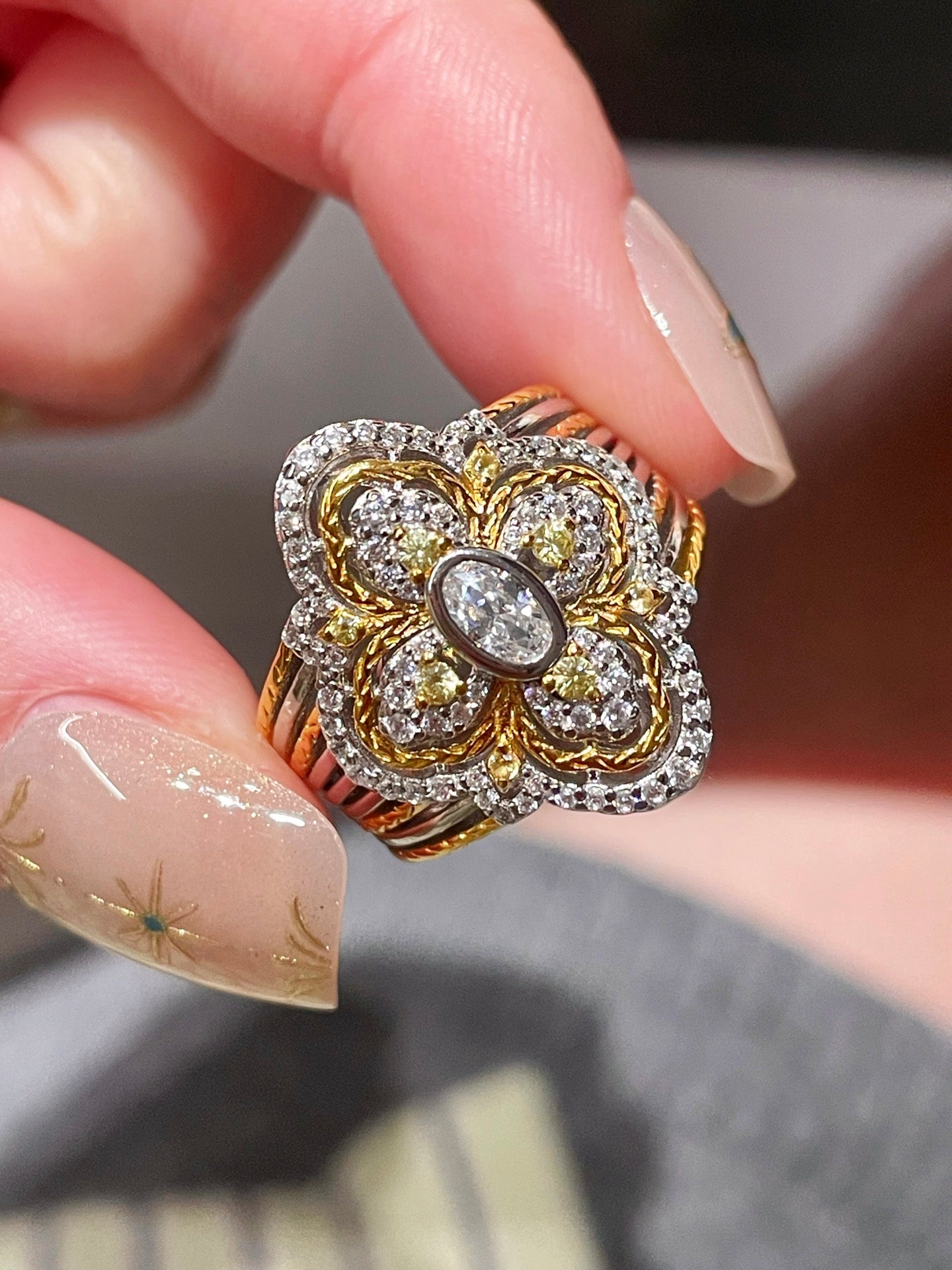 Vintage Two - Tone Clover Statement Ring in 925 Sterling Silver - floysun
