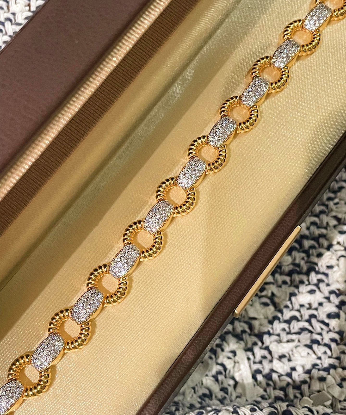 Vintage Weave Circle Pavé Bracelet - floysun