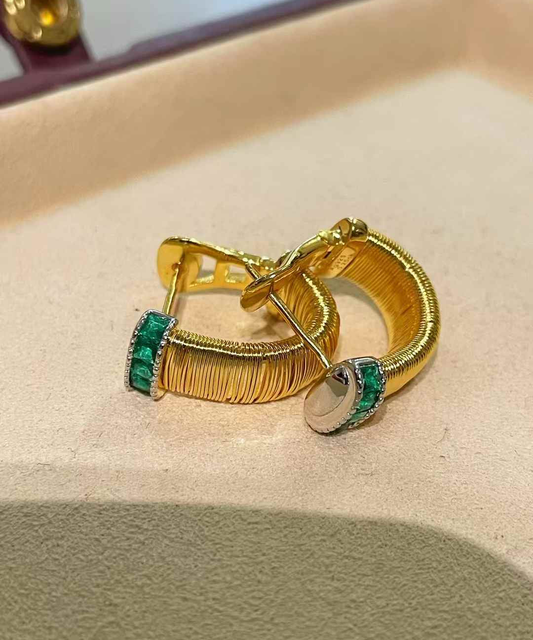 Vintage Wrapped Wire Emerald U-Shape Earrings - floysun