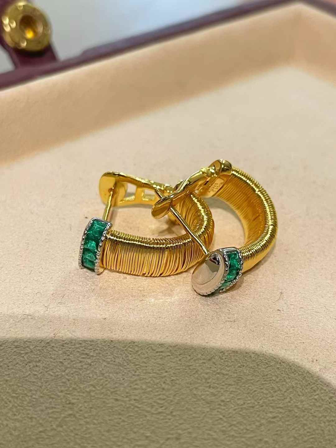 Vintage Wrapped Wire Emerald U-Shape Earrings - floysun