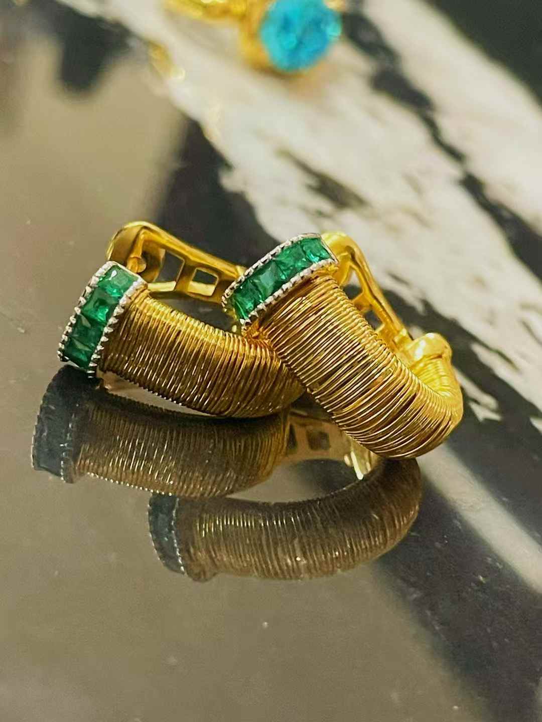 Vintage Wrapped Wire Emerald U-Shape Earrings - floysun