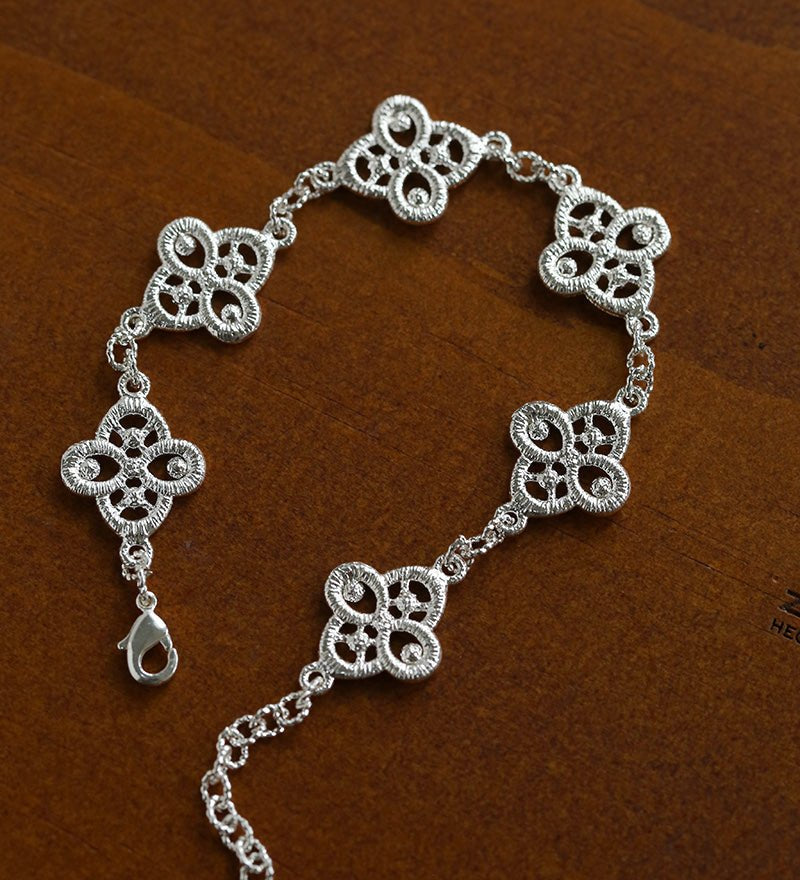 Whisper of Lace Embroidered Floral Bracelet - Silver - floysun
