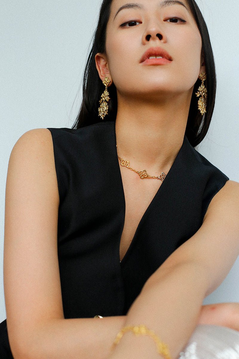 Whisper of Lace Embroidered Floral Necklace - Gold - floysun
