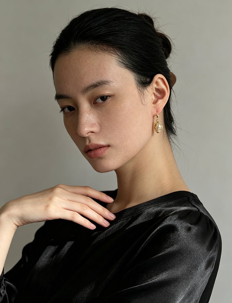 Wrapped Gold Frame Natural Baroque Pearl Drop Earrings - floysun