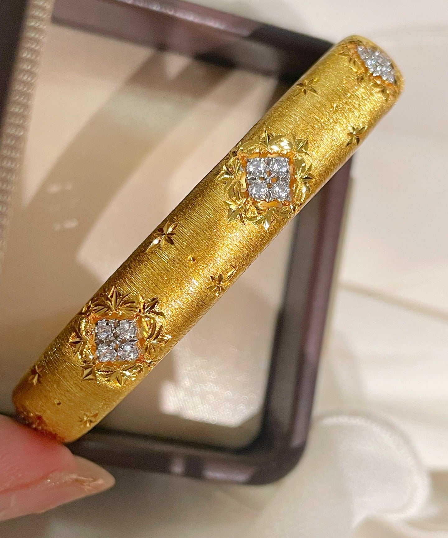 Clover Brushed Pavé Bangle