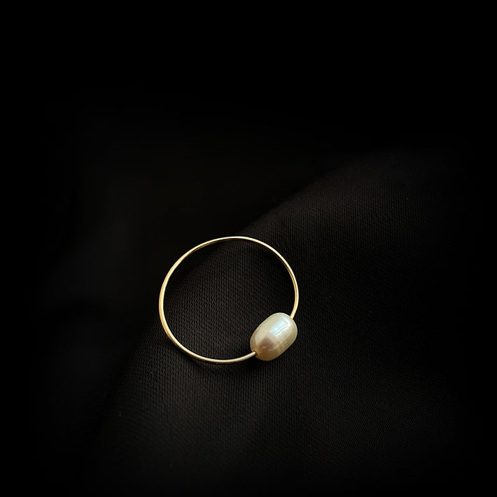 Single Pearl Thin Ring