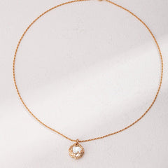 Natural Pearls Inlaid Gold Edge Necklaces - floysun