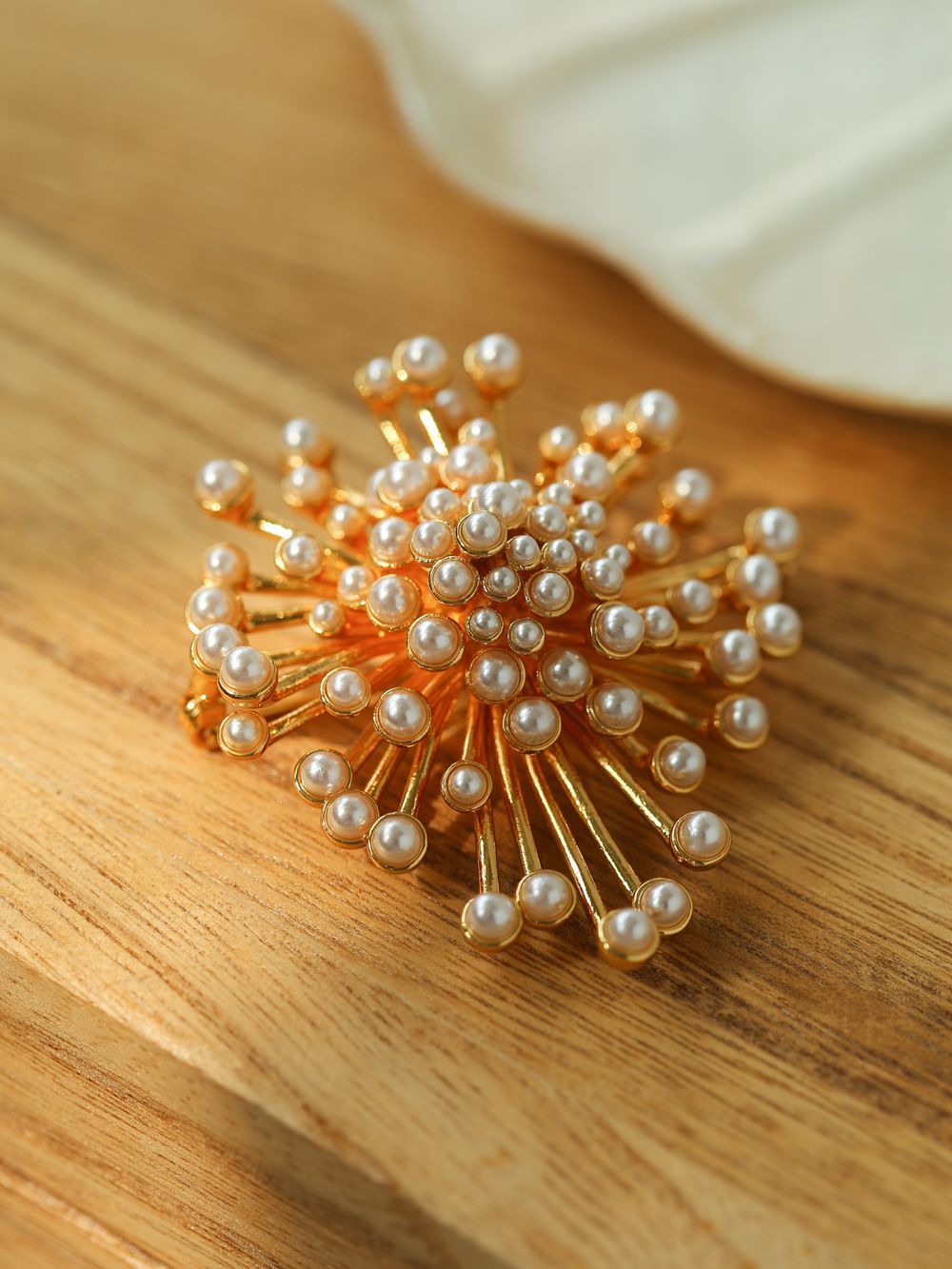 Retro Fashion Pearl Fireworks Brooches - floysun