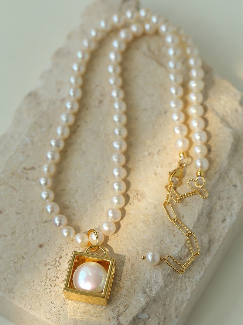 Small Handbag Clasp Pearl Pendant Necklace - floysun
